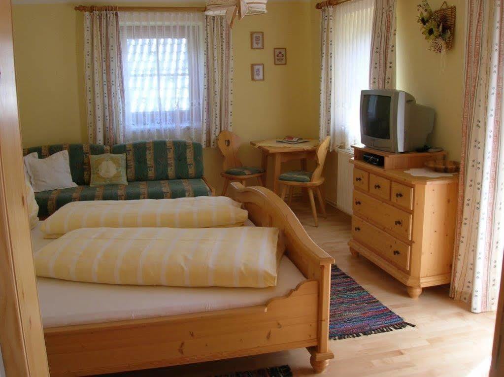 Farm stay Historischer Bauernhof Schabus